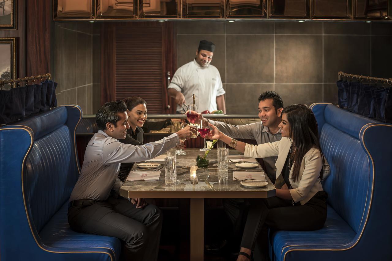 Shangri-La Коломбо Екстер'єр фото A restaurant in Mumbai, India
