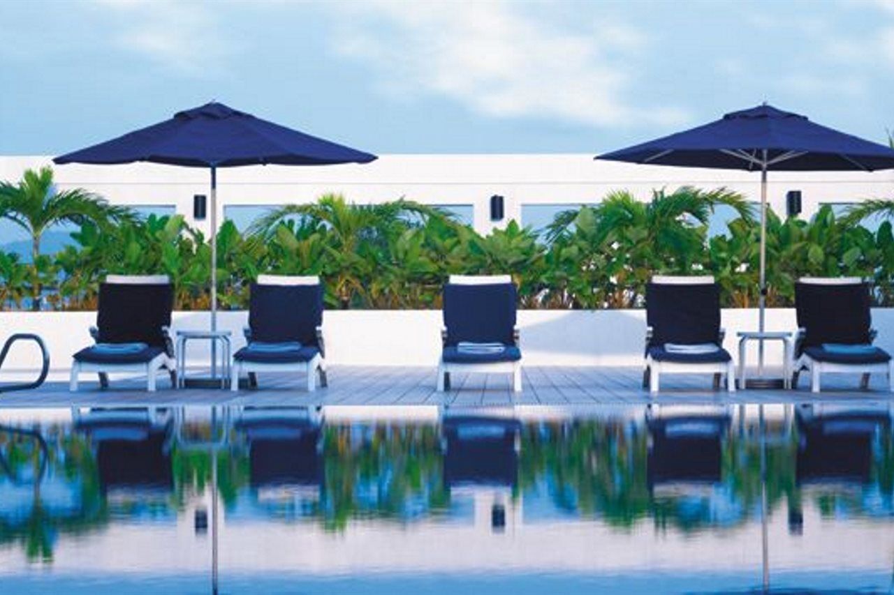 Shangri-La Коломбо Екстер'єр фото The pool at the hotel